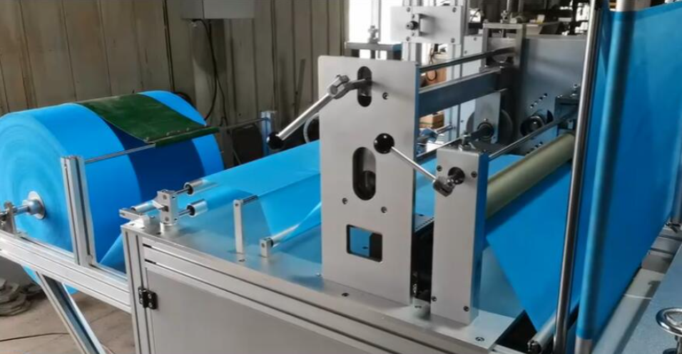 小廠閉眼沖！河南邦恩這款手術(shù)帽制造機(jī)，不用大場地也能擴(kuò)產(chǎn)?