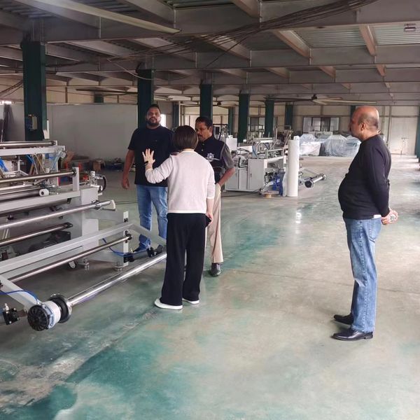 觀看我們的(包紙繃帶打卷機)