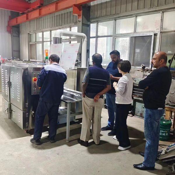 對我們的紗布折疊機贊不絕口)